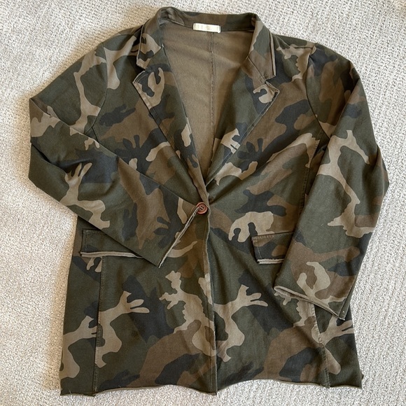 Baci Camo Jacket - Picture 4 of 7